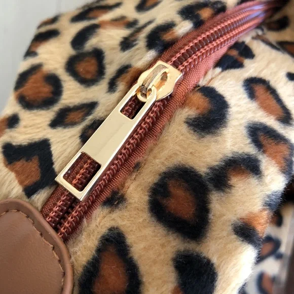 NWOT weekender bag animal print - Picture 4 of 6